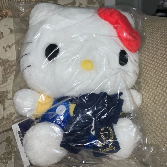 COPY - Fluffy Soft Hello Kitty w/ Velvet Bow Plush - Picture 2 of 3